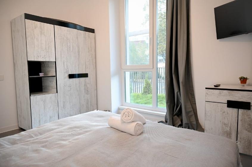 Apartament cu 3 camere decomandat, mobilat în Take Ionescu