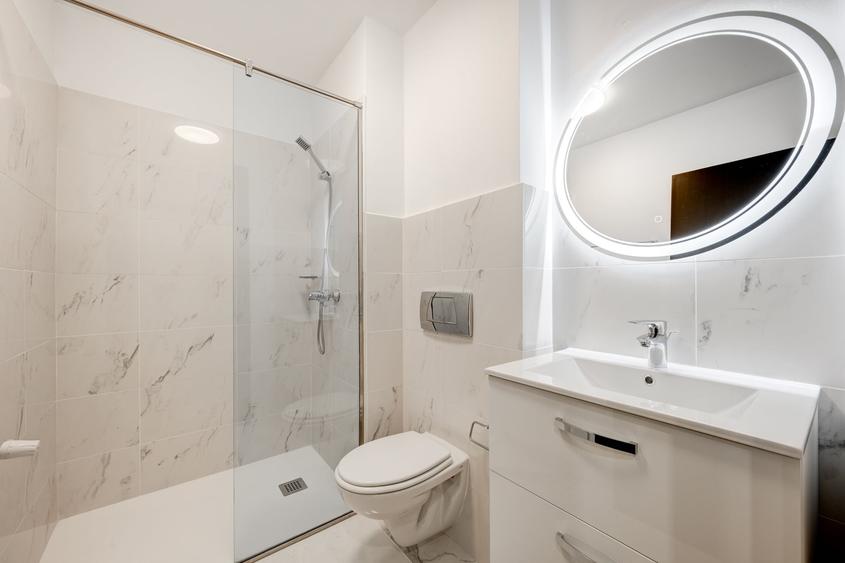 Apartament cu 3 camere decomandat în Băneasa