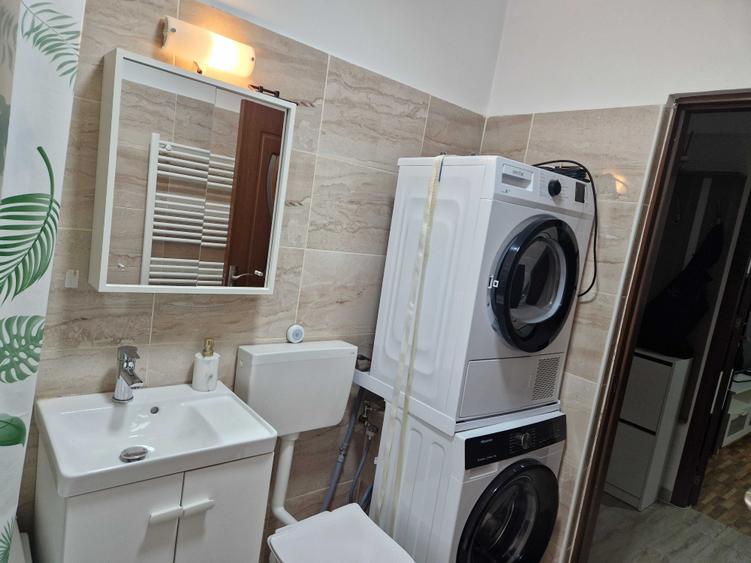 Apartament cu 2 camere decomandat în Central