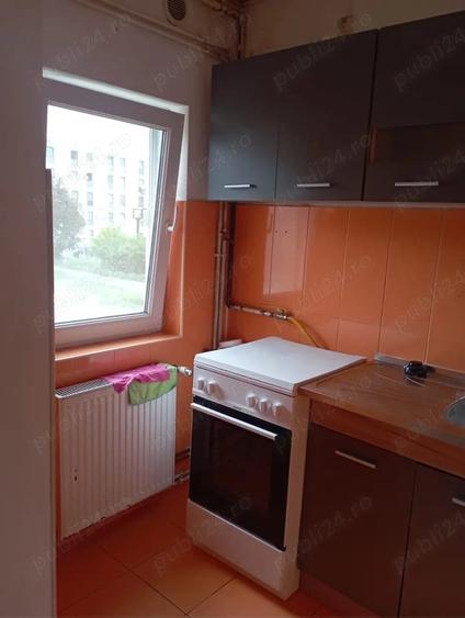 Garsonieră decomandată în Central