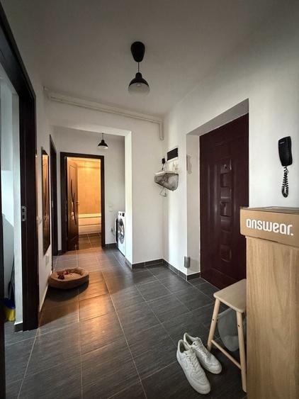 Apartament cu 2 camere decomandat în Central