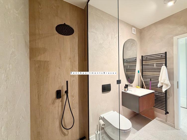 Apartament cu 3 camere în Tractorul