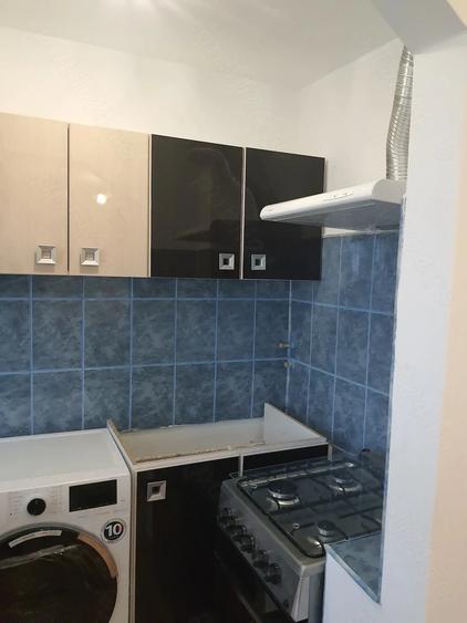 Apartament cu 3 camere semidecomandat în Autogară
