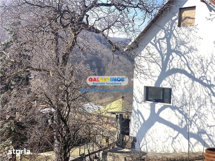 Casă cu 4 camere cu Teren 725 Mp în Posada
