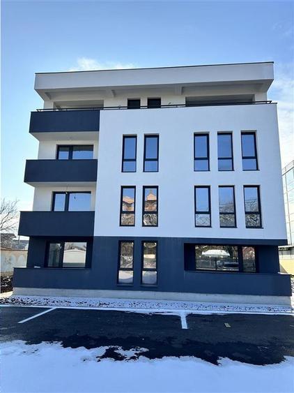 Apartament cu 3 camere decomandat în Albert