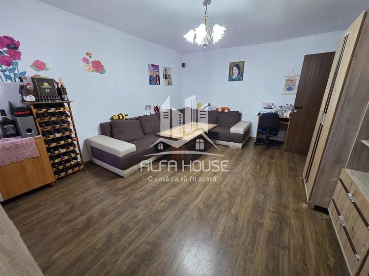 Apartament cu 4 camere decomandat în Central