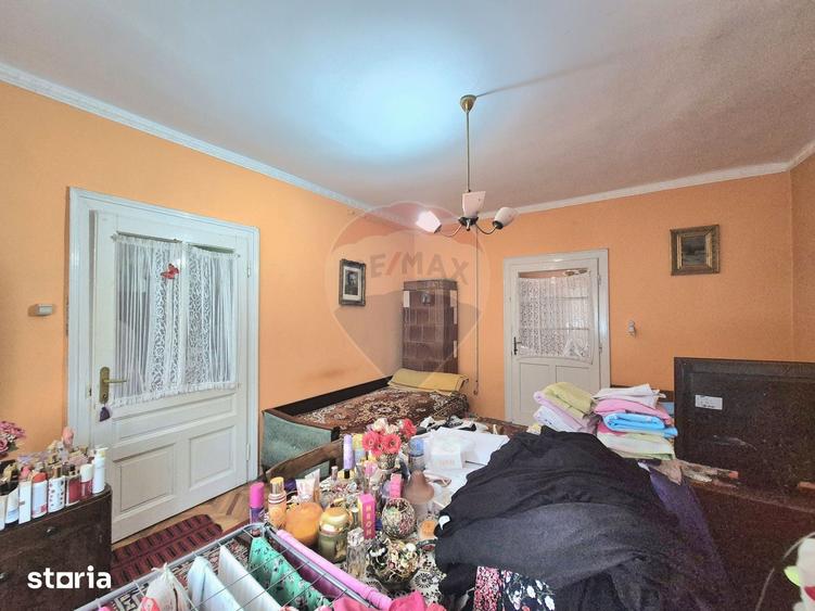 Casă cu 3 camere cu Teren 1100 Mp în Pârneava