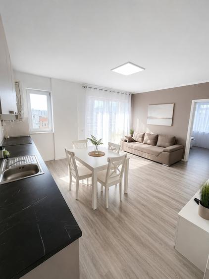 Apartament cu 3 camere semidecomandat în Florești