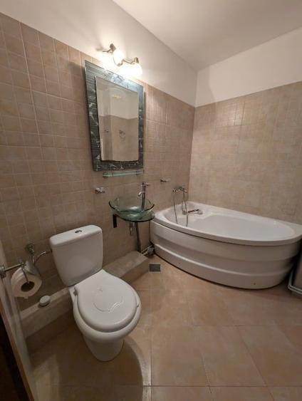 Apartament cu 4 camere decomandat în Gară