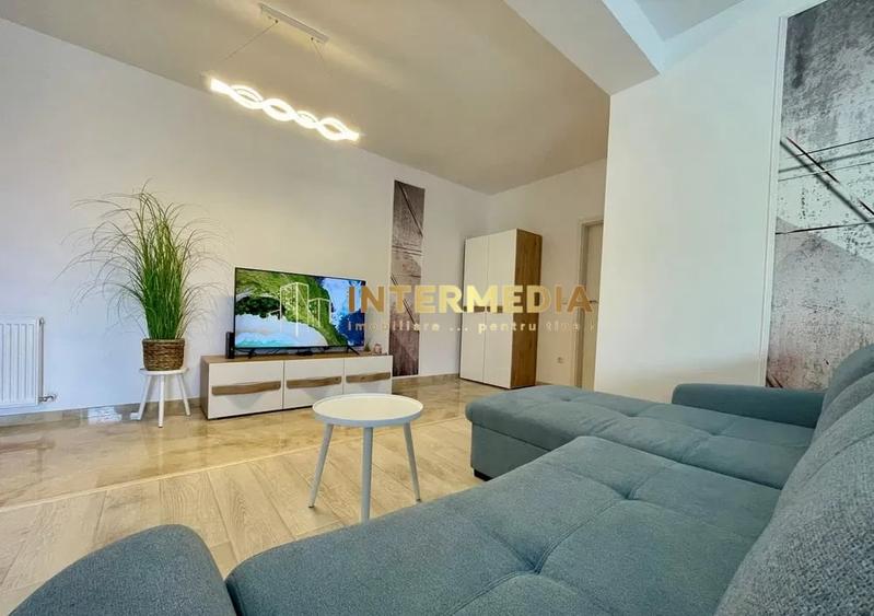 Apartament cu 2 camere decomandat, mobilat în Central