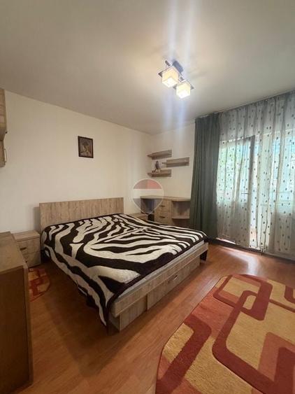 Apartament cu 2 camere decomandat, mobilat în Central