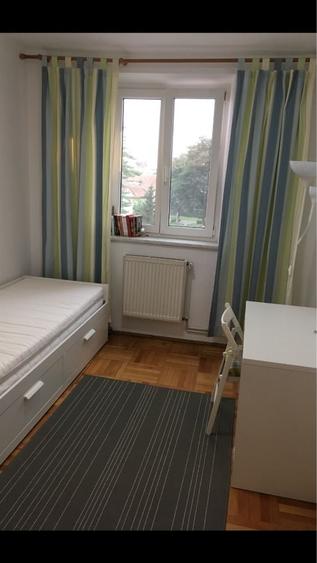 Apartament cu 4 camere decomandat în Central