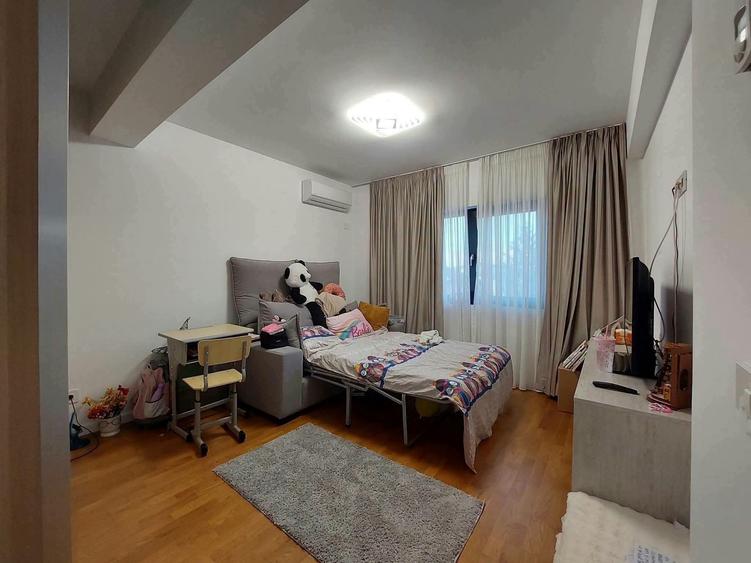 Casă individuală cu 5 camere cu Canalizare în Dobroești