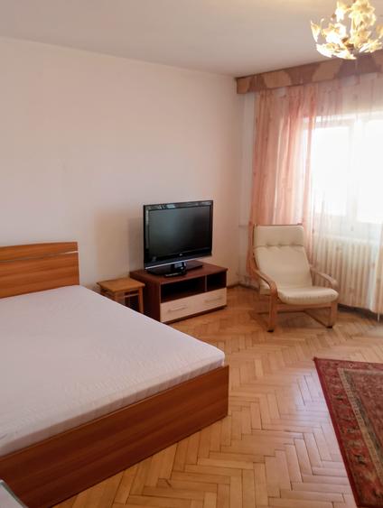 Garsonieră în Lunei