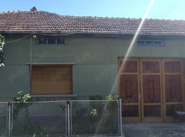 Casă cu Teren 1900 Mp în Zăgujeni