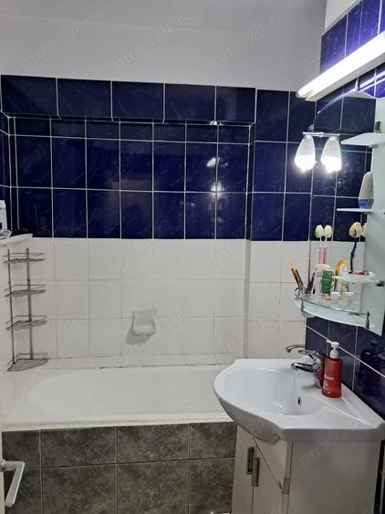 Apartament cu 4 camere decomandat în Traian