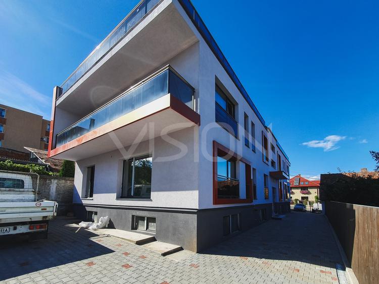 Apartament cu 2 camere semidecomandat, mobilat în Gruia
