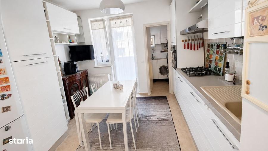 Apartament cu 4 camere decomandat în Central