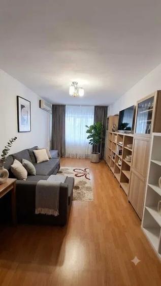 Apartament cu 4 camere decomandat în Berceni