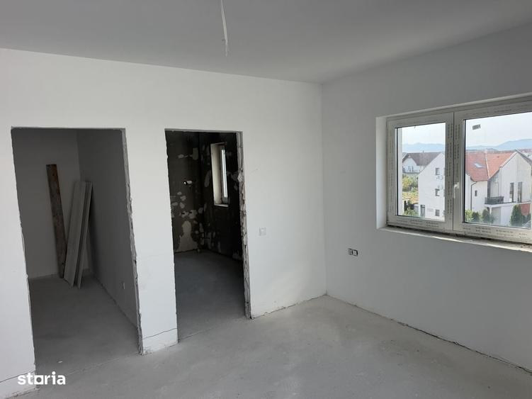 Apartament cu 4 camere în Șelimbăr