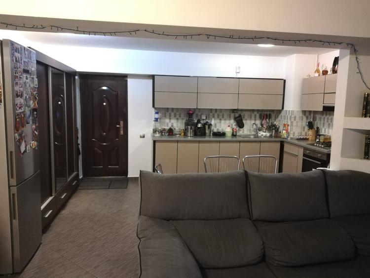 Crangasi proprietar inchiriez apartament 4 camere decomandat - 10