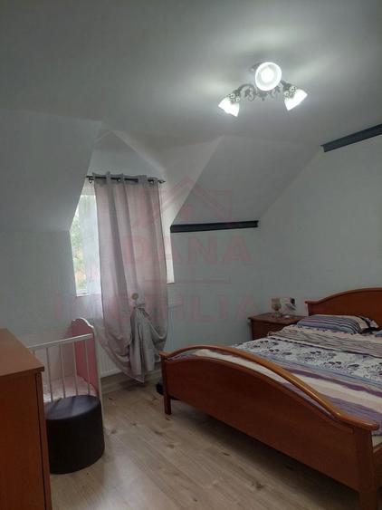Casă individuală cu 5 camere cu Canalizare în Poiana Mărului