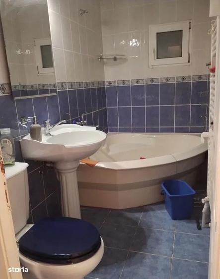 Apartament cu 4 camere în Plopilor