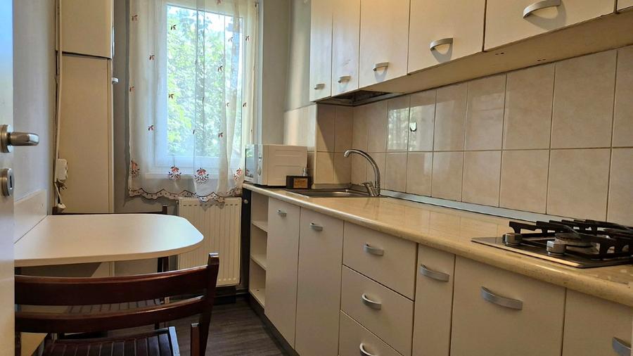 Apartament cu 2 camere semidecomandat în Centrul Civic
