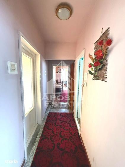 Apartament cu 3 camere semidecomandat în Girocului — fotografia 1