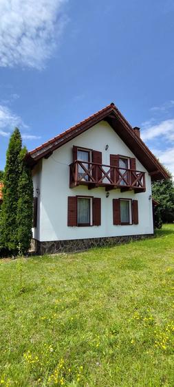 Casă cu 4 camere cu Teren 1000 Mp în Câmpu Cetății