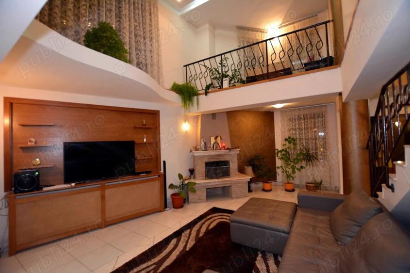 Casă cu 6 camere cu Teren 680 Mp în Găvana