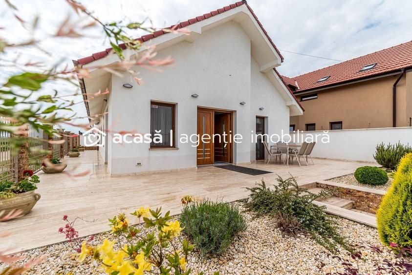 Casă individuală cu 4 camere cu Canalizare în Tisa Nouă