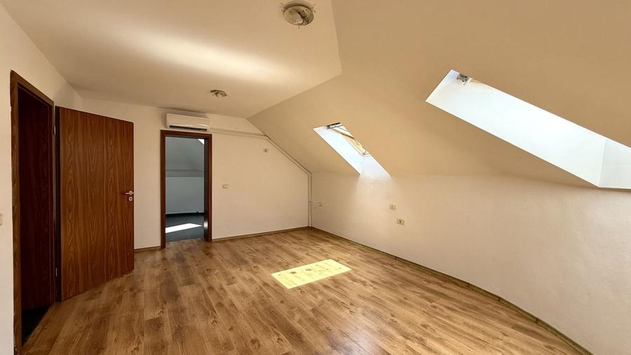 Casă individuală cu 6 camere cu Canalizare în Complex Studențesc
