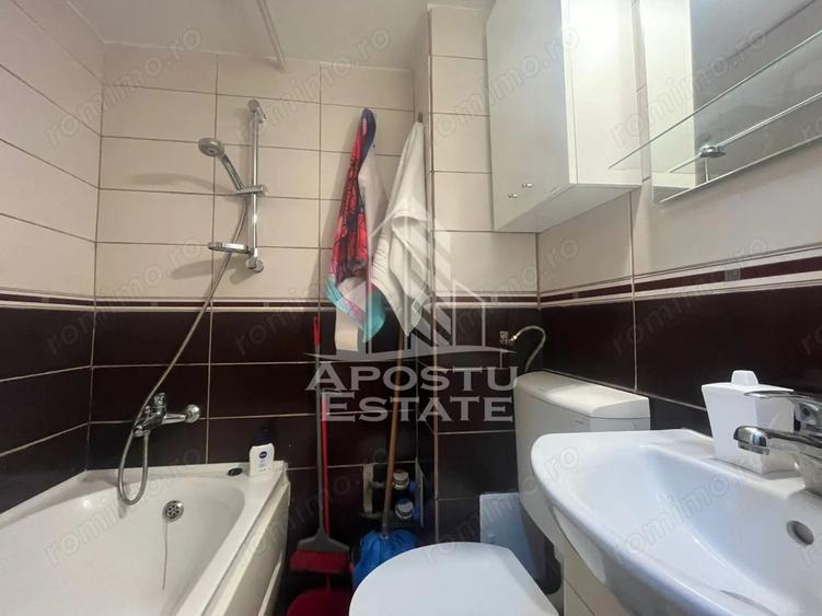 Apartament cu 2 camere semidecomandat în Intim
