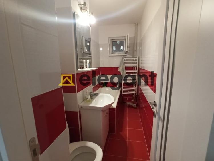 Apartament cu 3 camere semidecomandat, mobilat în Craiovița Nouă