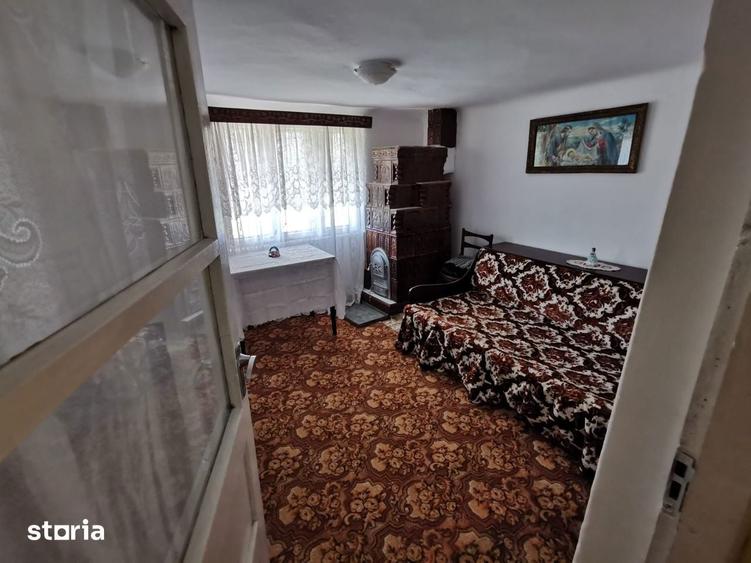 Casă cu 4 camere cu Teren 1200 Mp în Posești
