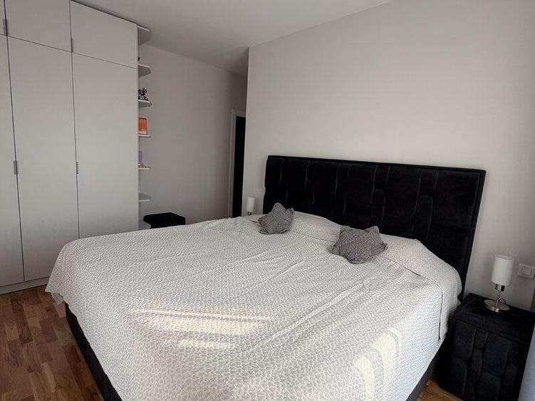Apartament cu 3 camere semidecomandat în Străulești