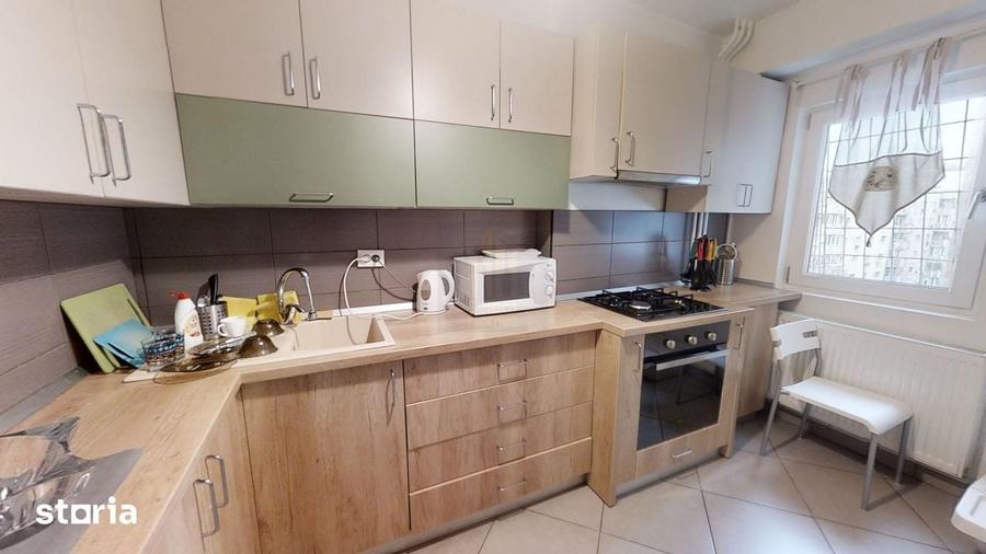 Apartament cu 3 camere în Tei