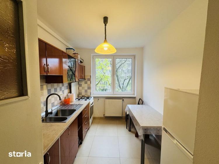 Apartament cu 3 camere semidecomandat, mobilat în Tipografilor