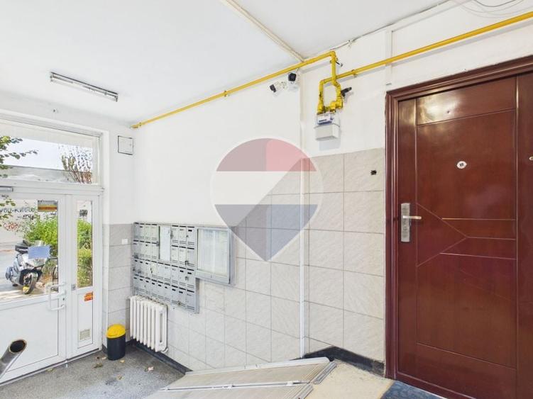 Apartament cu 2 camere semidecomandat, mobilat în Grivița