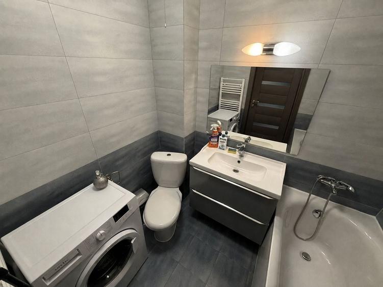 Apartament cu 2 camere semidecomandat, mobilat în Tomis Nord