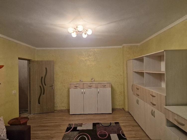 Garsonieră decomandată în Central