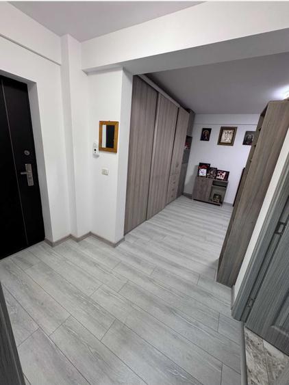 Garsonieră decomandată în Vișani