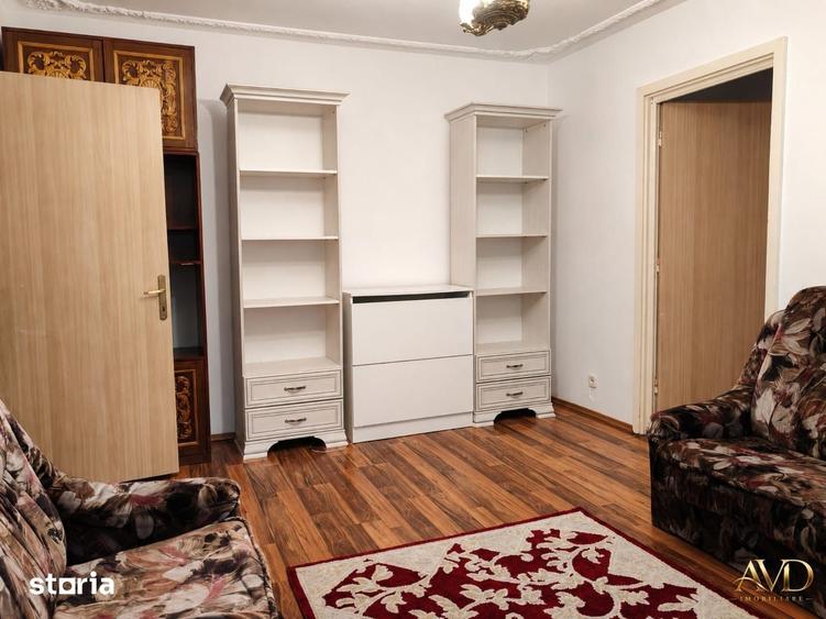 Apartament cu 3 camere semidecomandat în Astra