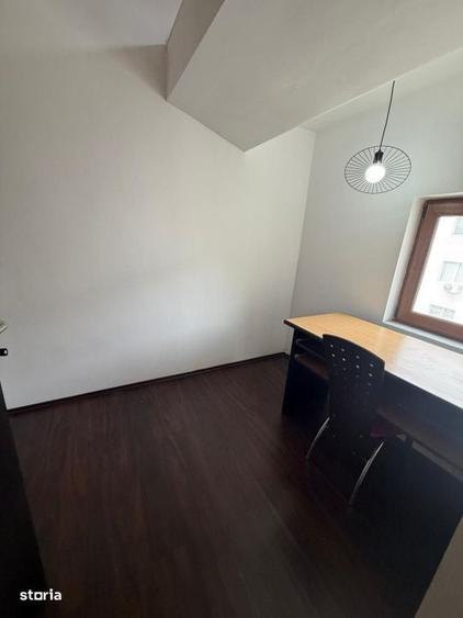 Apartament cu 3 camere, mobilat în Central