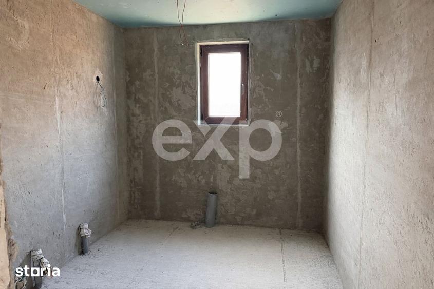 Casă cu 3 camere cu Teren 1446 Mp în Buhoci
