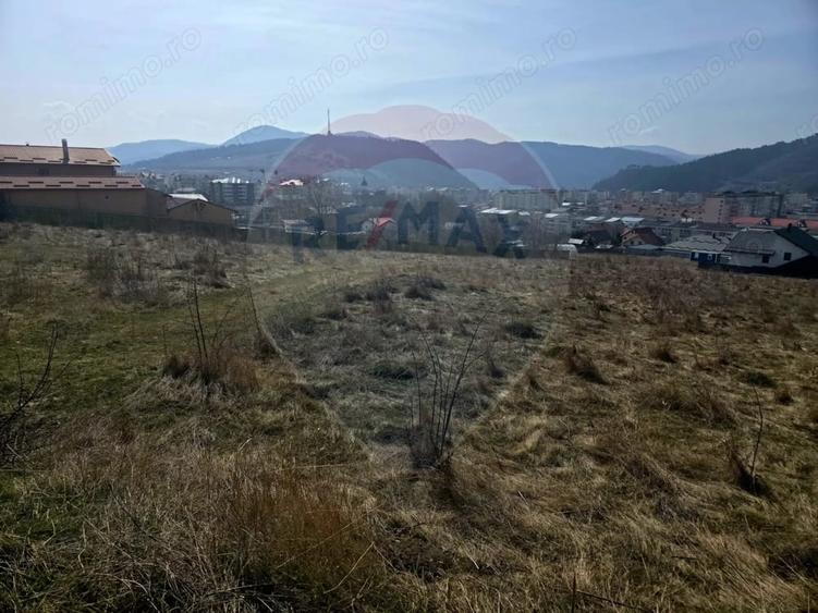 Teren de 2606 mp, în Calea Romanului