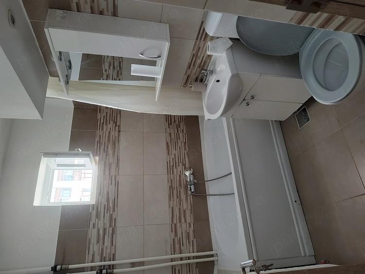 Apartament cu 2 camere decomandat în Policlinica