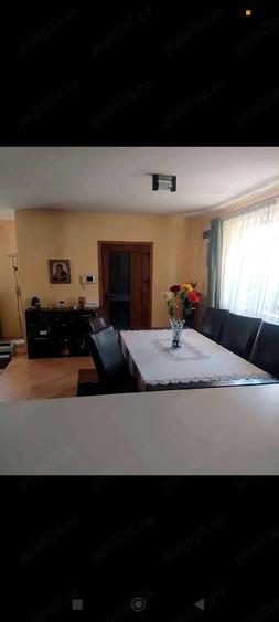 Casă cu 5 camere cu Teren 500 Mp în Sânpetru