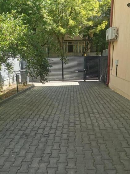 Casă individuală cu 4 camere cu Canalizare în Berceni
